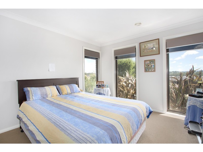 27 Claudia Crescent, Drouin VIC 3818