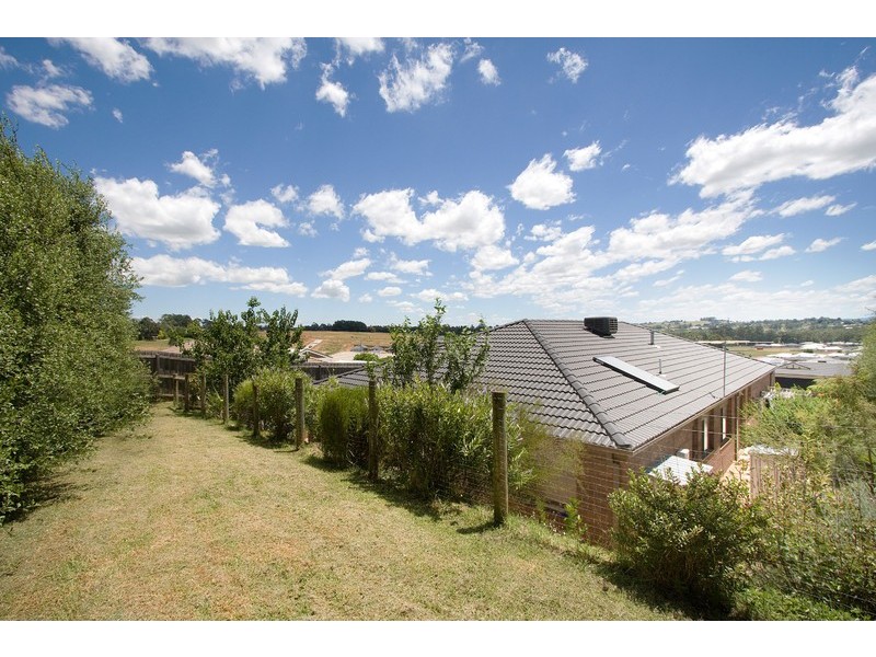 27 Claudia Crescent, Drouin VIC 3818