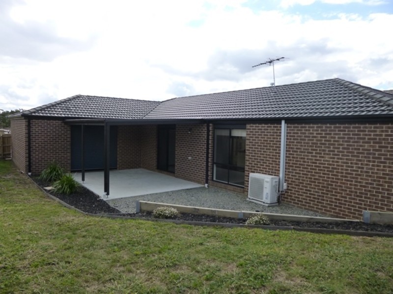 22 Clifford Drive, Drouin VIC 3818