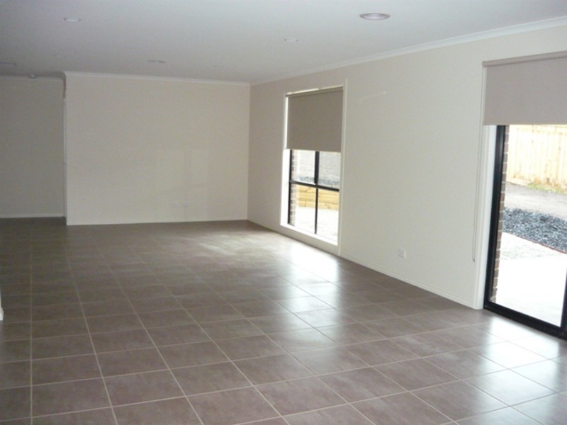 22 Clifford Drive, Drouin VIC 3818