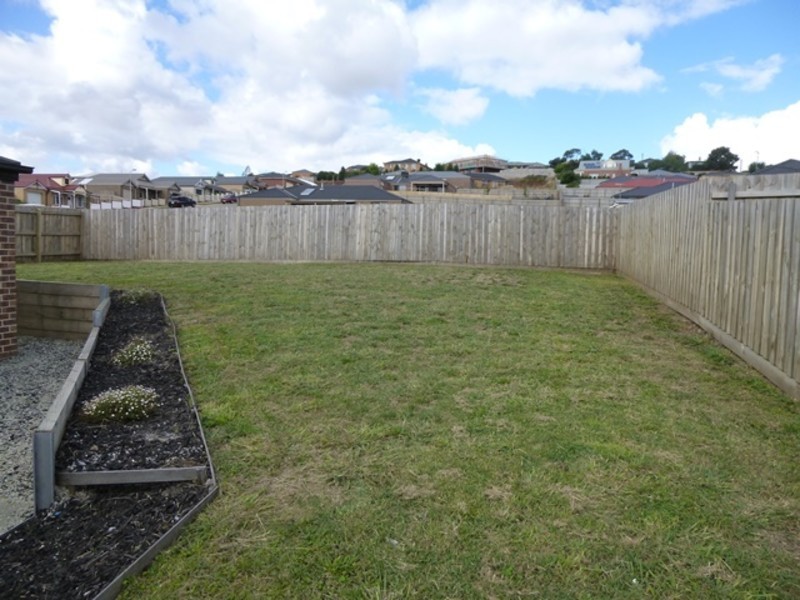 22 Clifford Drive, Drouin VIC 3818