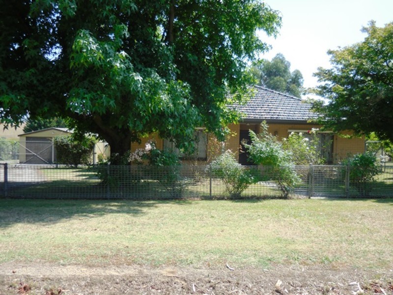 93 Old Sale Road, Drouin West VIC 3818