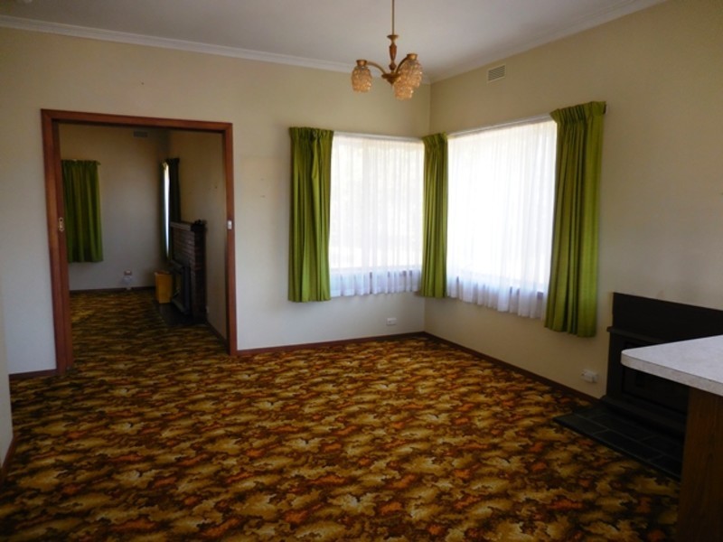 93 Old Sale Road, Drouin West VIC 3818