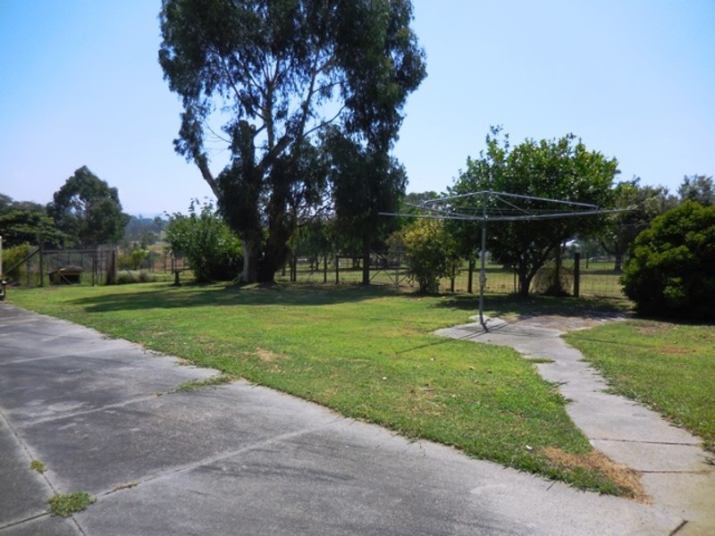 93 Old Sale Road, Drouin West VIC 3818