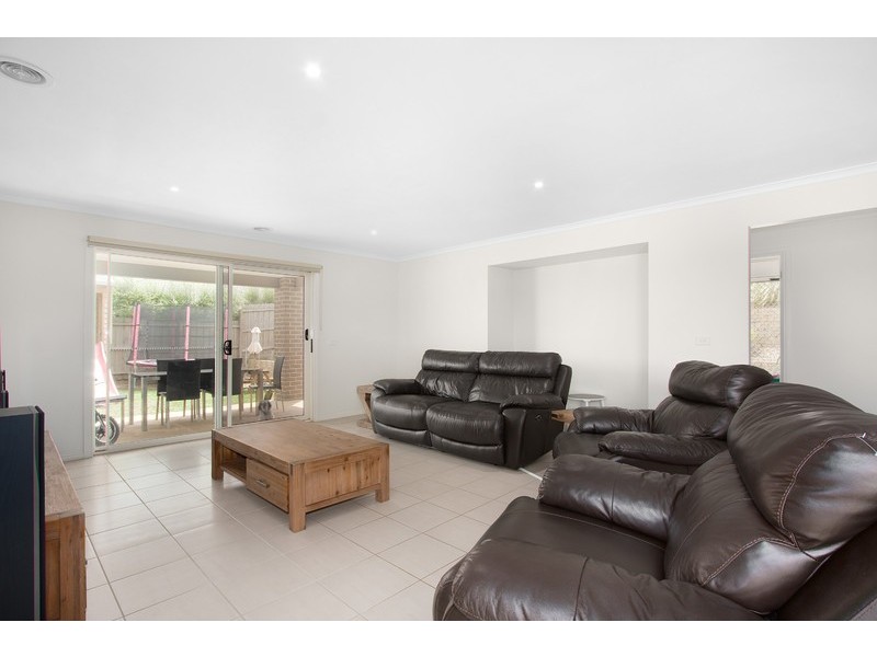 26 Hatfield Drive, Drouin VIC 3818