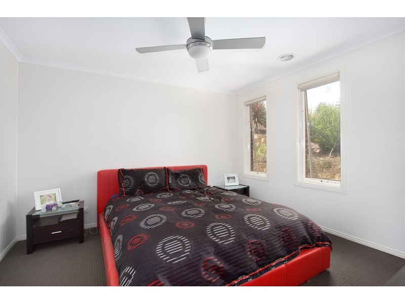 26 Hatfield Drive, Drouin VIC 3818