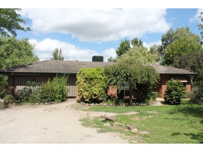 98 Lampard Road, Drouin VIC 3818