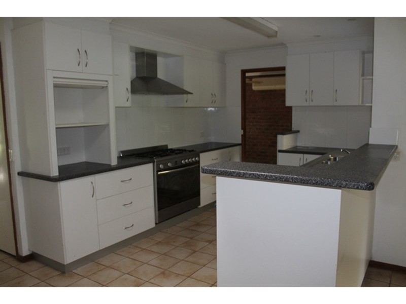 98 Lampard Road, Drouin VIC 3818