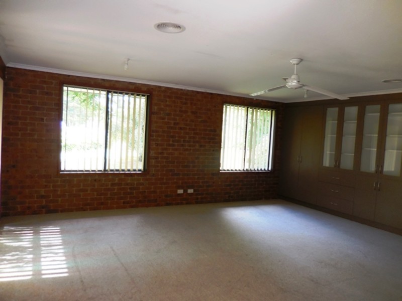 98 Lampard Road, Drouin VIC 3818