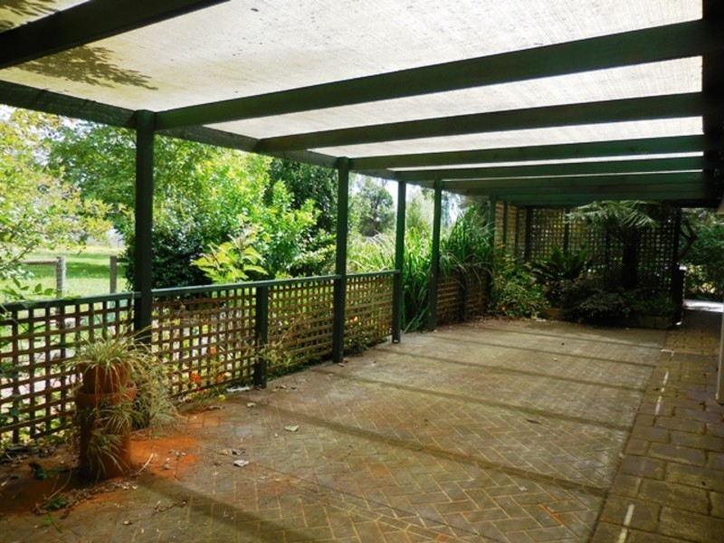 98 Lampard Road, Drouin VIC 3818