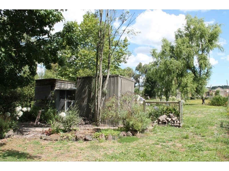 98 Lampard Road, Drouin VIC 3818
