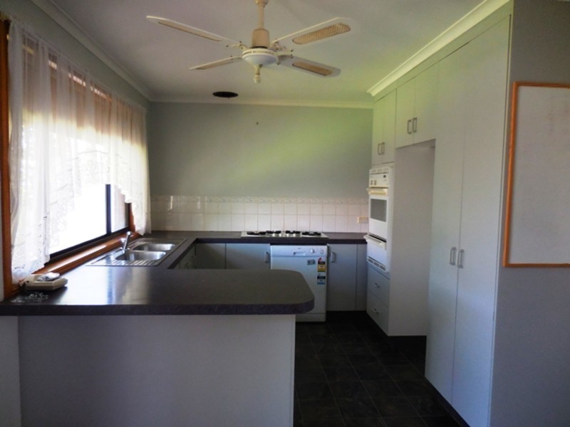 25 Adam Court, Drouin VIC 3818