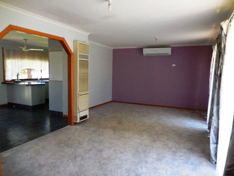 25 Adam Court, Drouin VIC 3818