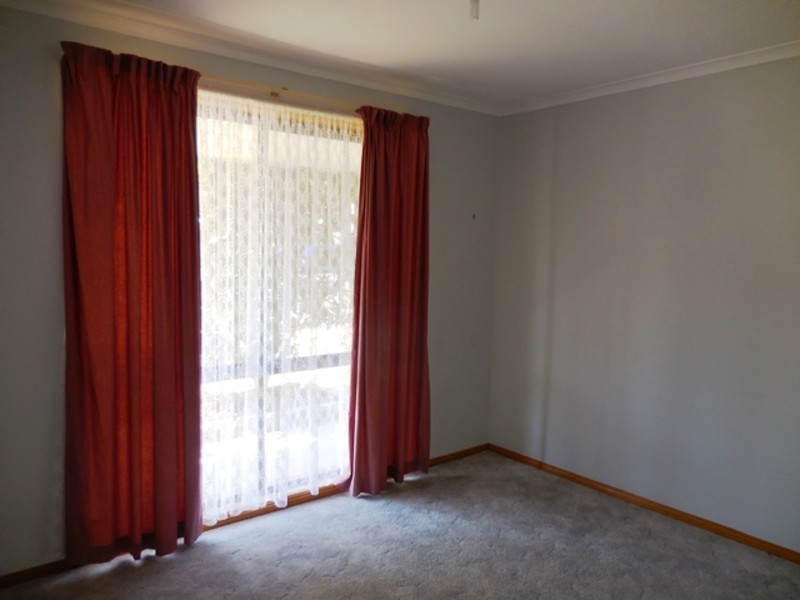 25 Adam Court, Drouin VIC 3818