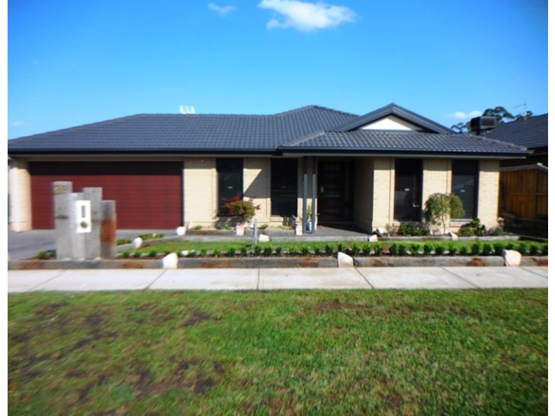 39 Monica Drive, Drouin VIC 3818