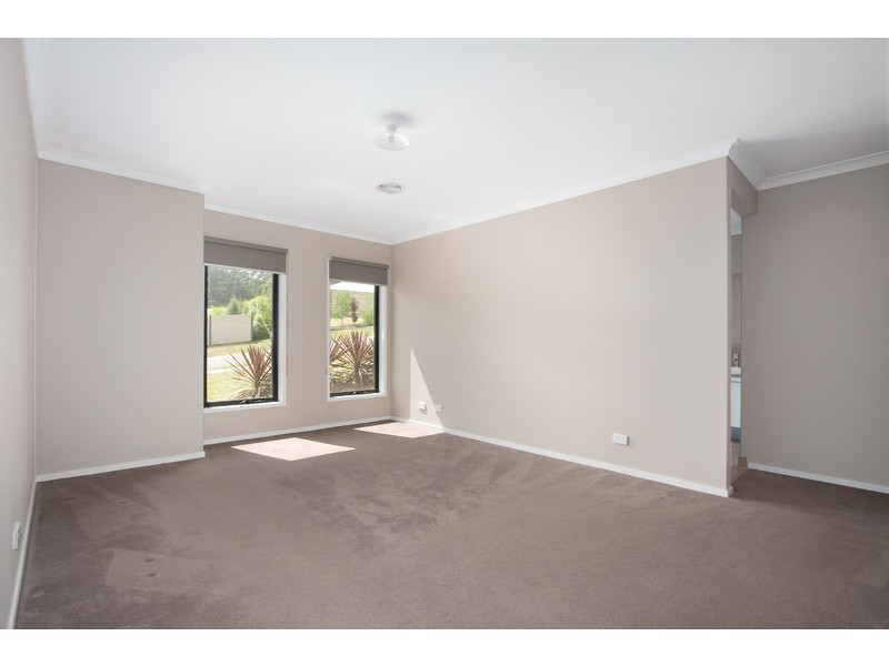 20 Mineral Court, Drouin VIC 3818