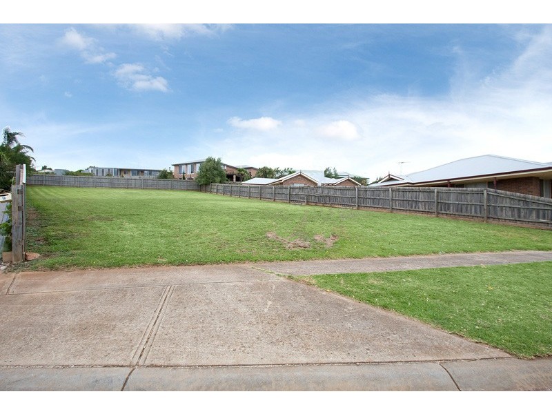 10 Janine Court, Drouin VIC 3818