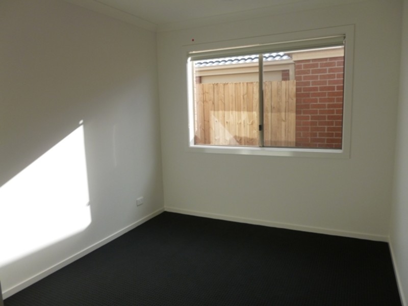 3/14 Shakespeare Court, Drouin VIC 3818