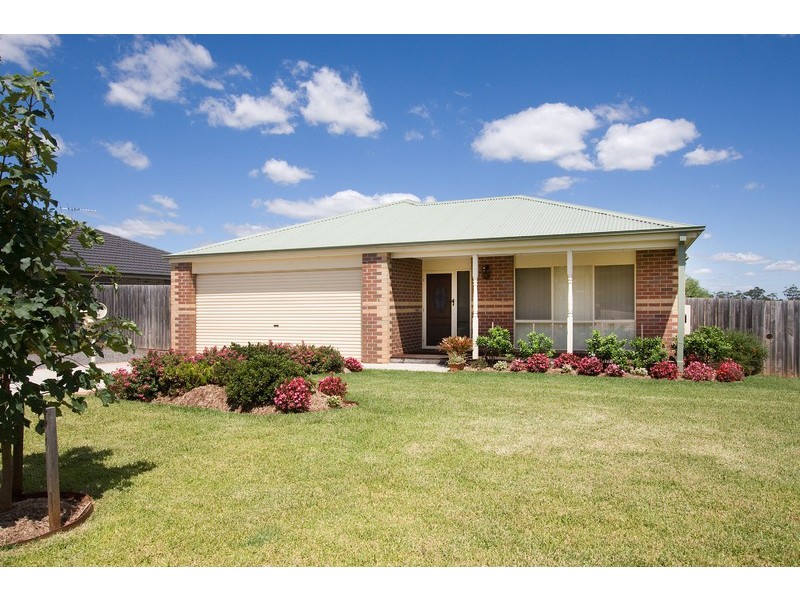 3 Emma Close, Drouin VIC 3818