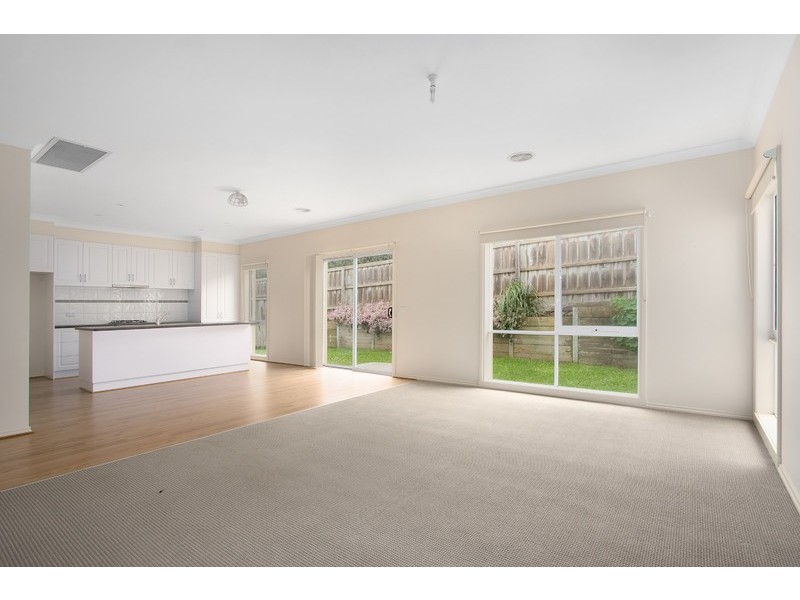 27 Jefferson Road, Garfield VIC 3814