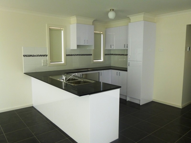 21 Shakespeare Court, Drouin VIC 3818