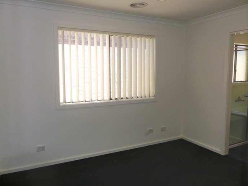 21 Shakespeare Court, Drouin VIC 3818