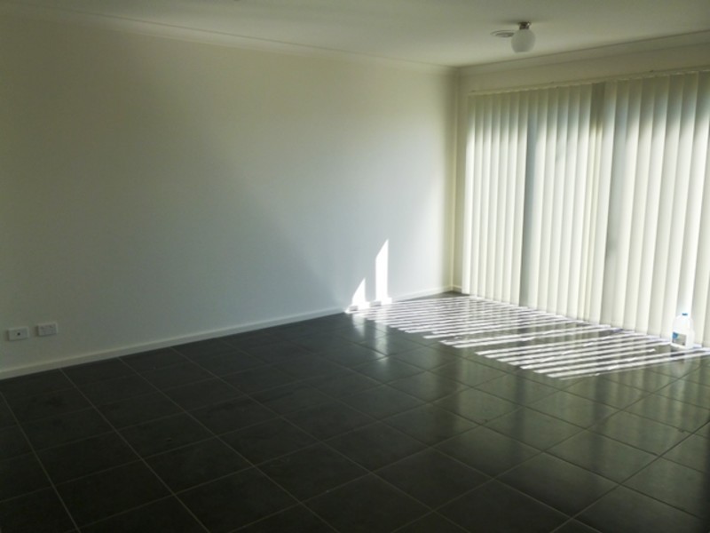 21 Shakespeare Court, Drouin VIC 3818