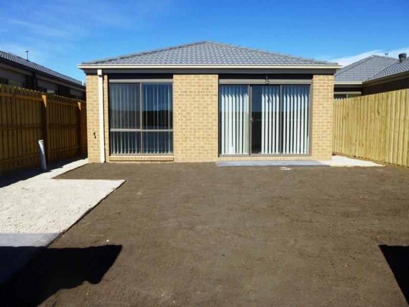 21 Shakespeare Court, Drouin VIC 3818