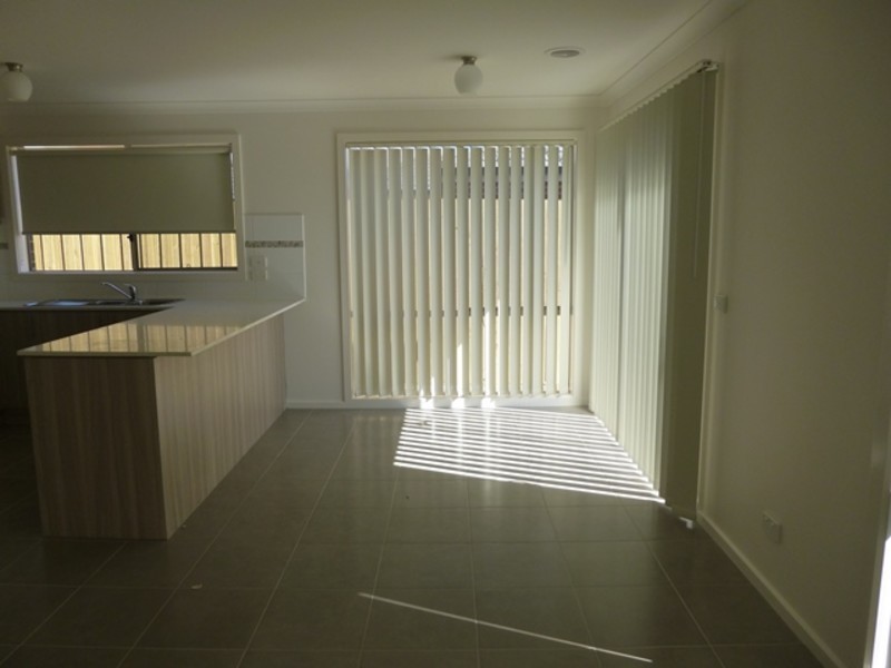 15 Shakespeare Court, Drouin VIC 3818