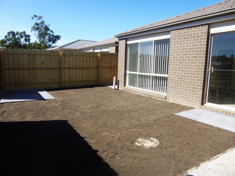 15 Shakespeare Court, Drouin VIC 3818