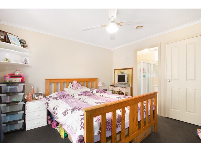 8 Tonia Court, Pakenham VIC 3810