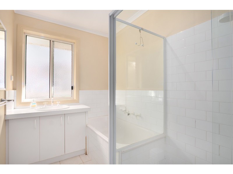 8 Tonia Court, Pakenham VIC 3810