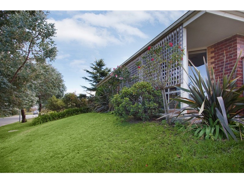 8 Tonia Court, Pakenham VIC 3810