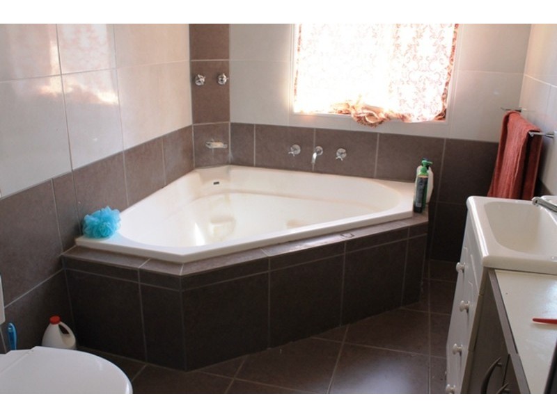 24 Longwarry-Drouin Road, Longwarry VIC 3816