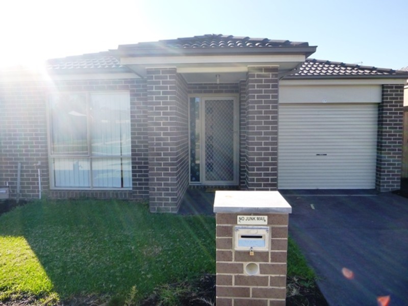 17 Shakespeare Court, Drouin VIC 3818