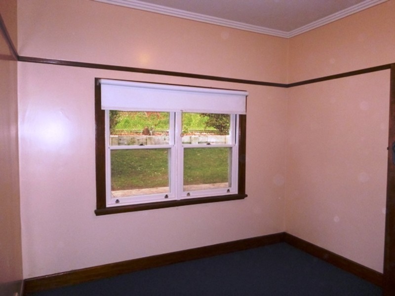 18 Railway Avenue, Drouin VIC 3818