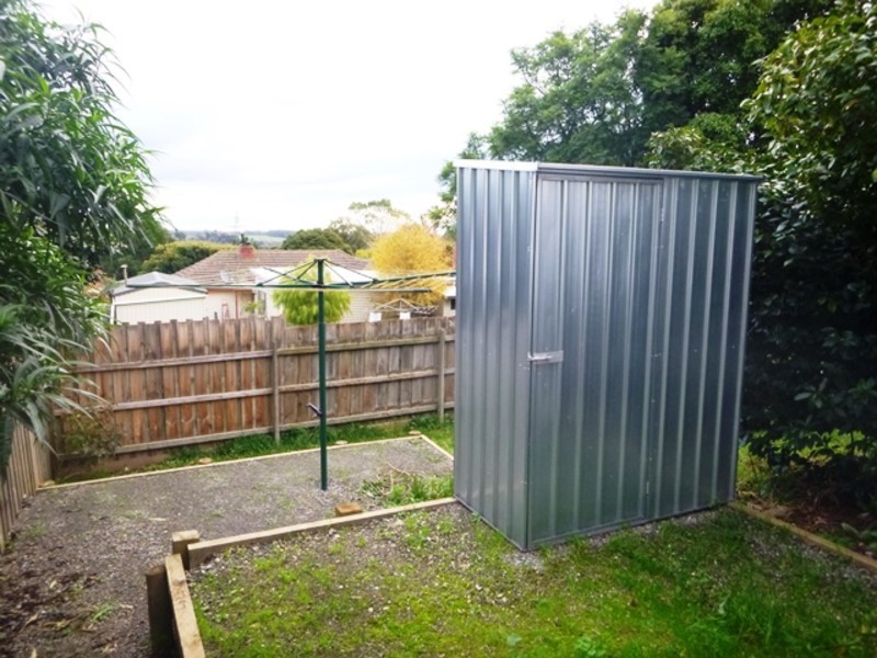 18 Railway Avenue, Drouin VIC 3818