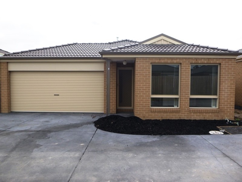 4/9 Shakespeare Court, Drouin VIC 3818