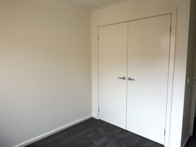 4/9 Shakespeare Court, Drouin VIC 3818