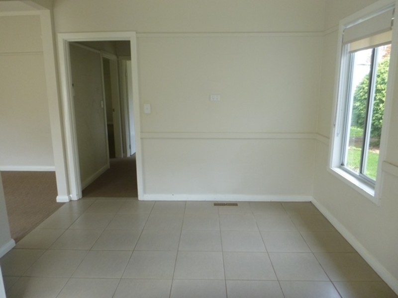 11 Centre Avenue, Warragul VIC 3820