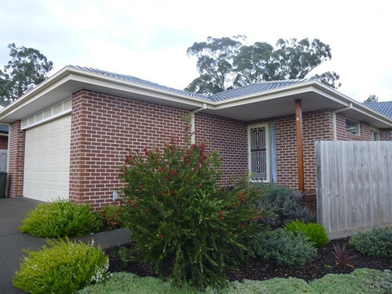 1/4 Palm Square, Drouin VIC 3818