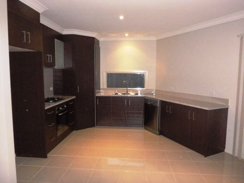 1/4 Palm Square, Drouin VIC 3818