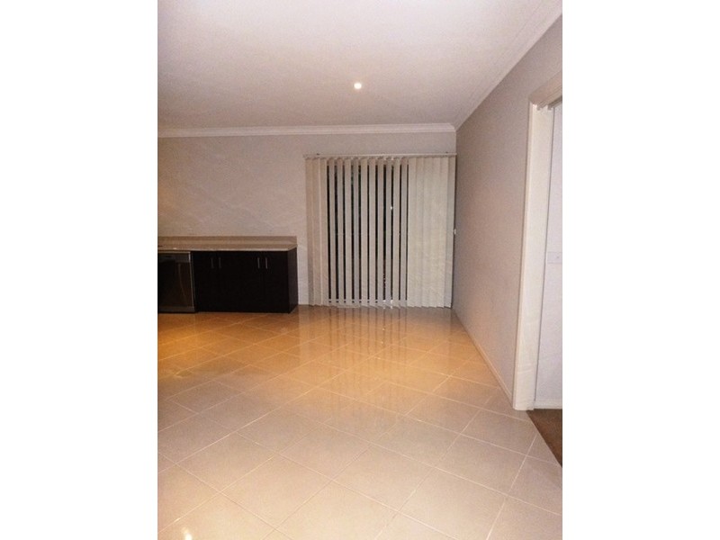 1/4 Palm Square, Drouin VIC 3818