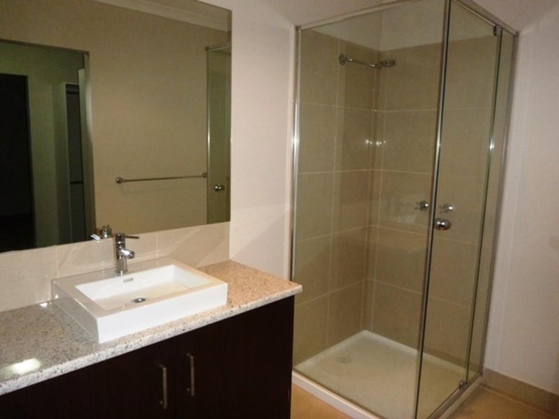 1/4 Palm Square, Drouin VIC 3818