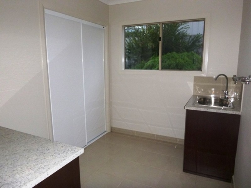 1/4 Palm Square, Drouin VIC 3818