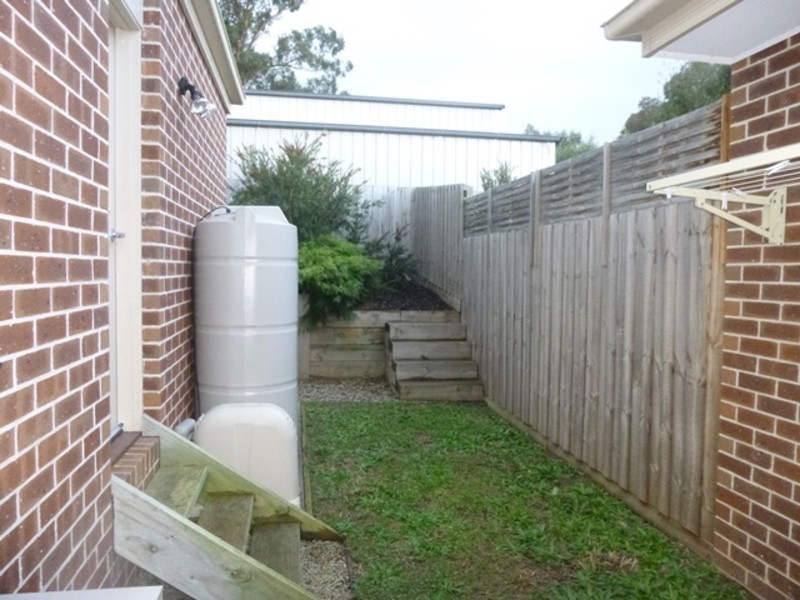 1/4 Palm Square, Drouin VIC 3818