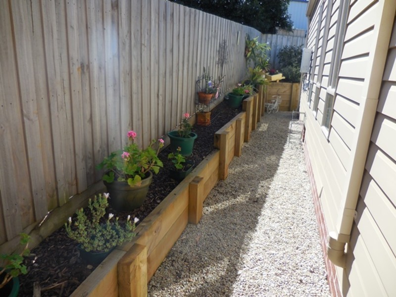 1/4 Palm Square, Drouin VIC 3818