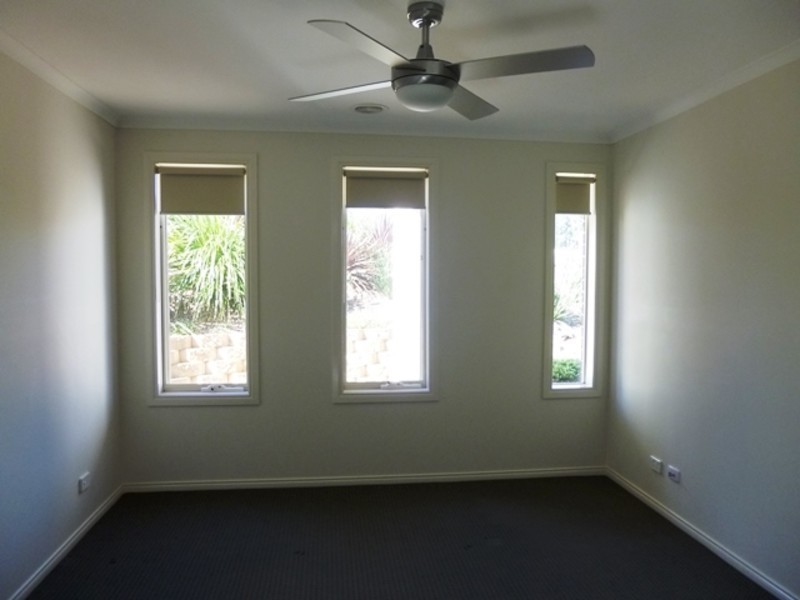 26 Hatfield Drive, Drouin VIC 3818
