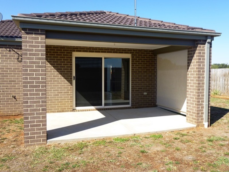 26 Hatfield Drive, Drouin VIC 3818
