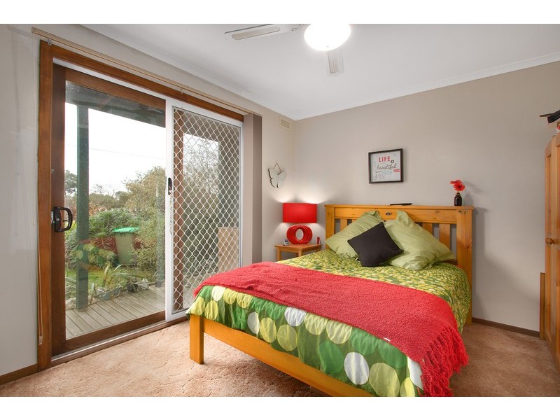 46 Railway Avenue, Bunyip VIC 3815